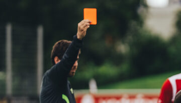 Scommesse cartellini gialli, rossi, Sisal, Snai